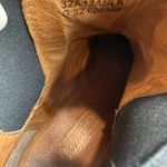 Topshop  Women's Wingtip Portugal Patent Leather Academia Chelsea Boots 39 US 8.5 Photo 1