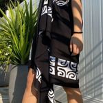 Black and White Patterned Sarong Size 0 Photo 2