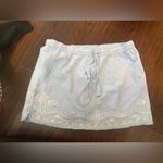 Vineyard Vines  blue and white skirt NWT shell flower embroidered skirt medium Photo 1