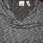 Daytrip Vneck top sz M Photo 3