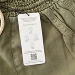 Love Tree  Shorts Photo 3