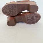 BOC Gina SlipOn Leather Crisscross Platform Sandals Sz 9 Chunky Brown Granny New Photo 3