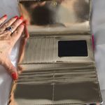 Betsey Johnson NWT  Gold Bow Navy Blue & Roses Patent Leather Wallet Photo 3