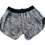 Lululemon Hotty Hot Short (Long) Mini Antique Paisley White Black Size 4 Photo 5