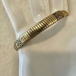 Gold tone etched open cuff bracelet Photo 5