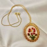 Vintage floral embroidered pendant necklace/ brooch Photo 3