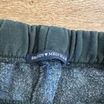 Brandy Melville  - Los Angeles Joggers in Green Photo 2