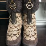 Coach ๐๐นโจ๐นโจ womenโs fur winter boots ๐ข ๐โจ๐น๐ Photo 1