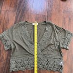 Lucky Brand Cropped Green V-Neck Lace Blouse Photo 10