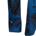 Lululemon  Size 4 Run Inspire Crop II Blue Jumbo Inky Floral Print Leggings Photo 5