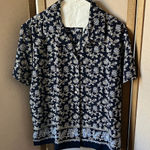 Villager  Floral Top large Photo 0