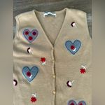 VTG CRYSTAL KOBE Heart Embroidered Beige Sweater Vest Knit Multi Color Size S M Tan Size M Photo 2