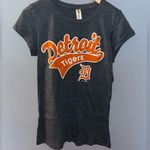 5th & Ocean Detroit Tigers 2011 Gray spellout shirt Photo 0