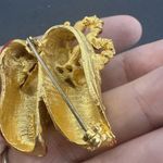 Christmas Slippers w Gifts Enamel COREL Vintage Gold Brooch Pin Photo 7