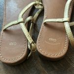 Gap  Vegan Leather T-Strap Sandals Gold Glitter Size 9‎ Photo 3