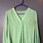 Light Green V Photo 2