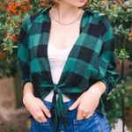 BDG Urban Outfitters  Green & Black Plaid Tie Front Flannel Shirt Size M NWT Photo 2