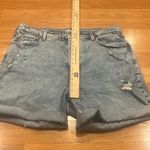 Old Navy  women’s button fly sky-hi short extra high rise jean short size 18 . Photo 2