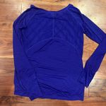 Athleta  Long Sleeve Kettlebella Shirt Size Small Photo 4