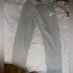 Nike joggers light grey Photo 2
