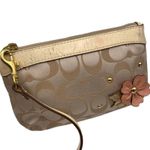 Coach  Tan Signature Canvas Flower Wristlet Photo 2