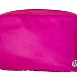 Lululemon Everywhere Belt Bag NWT Photo 5