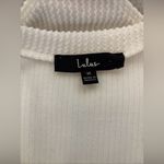 Lulu's White Textured V Photo 2