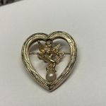 Pretty Brooch Pin Vintage Gold Tone Cupid In A Heart Faux Pearl Photo 1