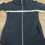 Lululemon black radiant jacket II womens 6 thumbholes full zip Photo 15
