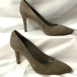 BCBGeneration WO SZ 7 TAUPE SUEDE PUMPS 4” HEEL Photo 0