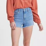 Levi’s High Rise Women’s Light Wash Shorts Photo 0