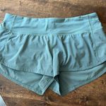 Lululemon Speed Shorts 2.5 Inch Inseam Size 6 Photo 0