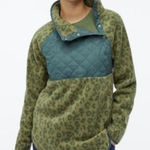 J. Crew green leopard print quilted‎ snap fleece pullover sweatshirt small Photo 0