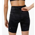 Women's Lululemon Black Camo Bike Shorts Size 4 Photo 0