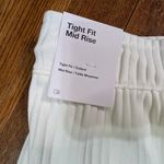 Nike  Women's Ribbed Cream Shorts 2x Photo 4