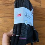 New Balance NWT  women cushioned low cut socks 6 pairs Photo 1