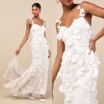 Elliatt NEW NWT  Kore 3D Floral Appliqué Mermaid Maxi Gown White & Beige Photo 2