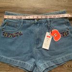 Cider NWT  Floral Embroidered Light Wash Shorts M Photo 3