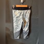 Nike  Pro Gray and Pink Leggings Dynamic Performance Wear Photo 3