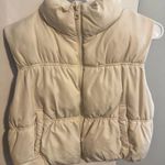 Amazon Puffer vest  Photo 0