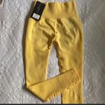 One o one / pacific Yellow Scrunch Leggings  Photo 4