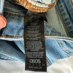 ASOS Women’s Straight Light Wash Jeans size 26/28 P Photo 1