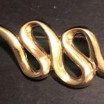 Wavy ribbon zigzag golden tone brooch pin​ Photo 0