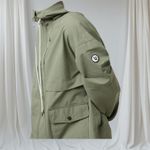 Vuori  Women’s Elijo Rain Jacket Color Pistachio Green Size Large New $198 Photo 4