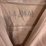 Def Leppard  Tee Photo 2