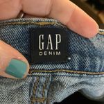 Gap  3.5” Shorts, Size 4/27 Photo 3