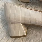 CL by Laundry CL by Landry Elegant Cream Block Heel Shoes size 9.5 BNWOT see all photos Photo 1