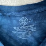 The Mountain  blue tie dye great white shark nature graphic tee L unisex Photo 1