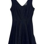 Lululs Black Sleeveless Zip Up V Photo 0