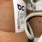 on cloud  women size 8 men’s 6.5 Photo 9